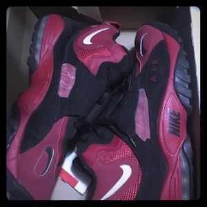 Size 10 burgundy air max turf